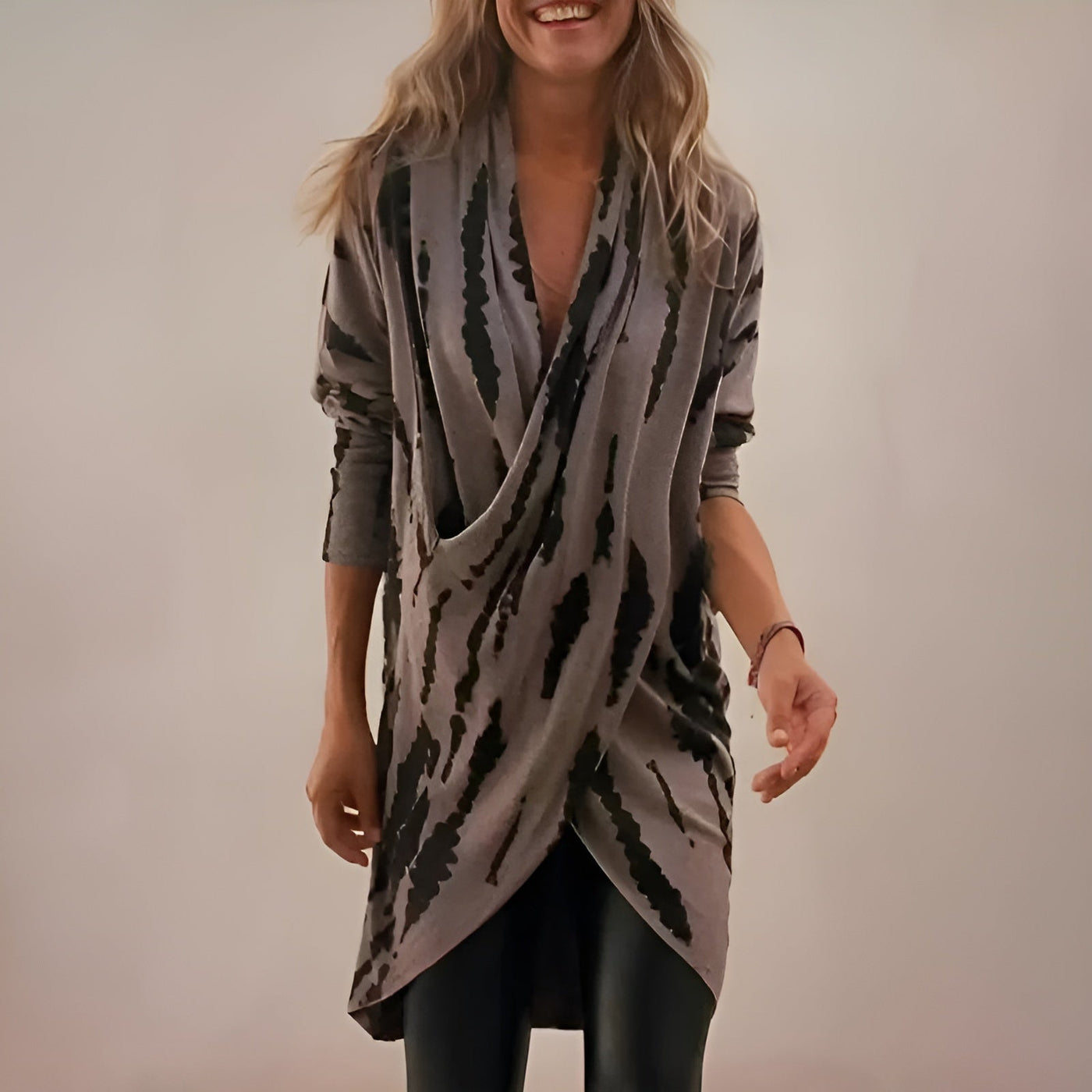 Elsa™ | Luxurious V-Neck Tunic with Relaxed Fit